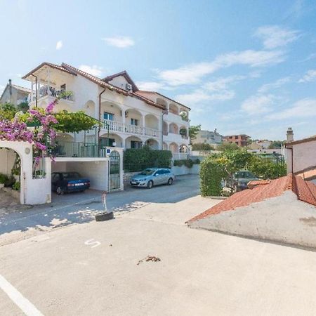Apartment Bubi Trogir Exterior foto
