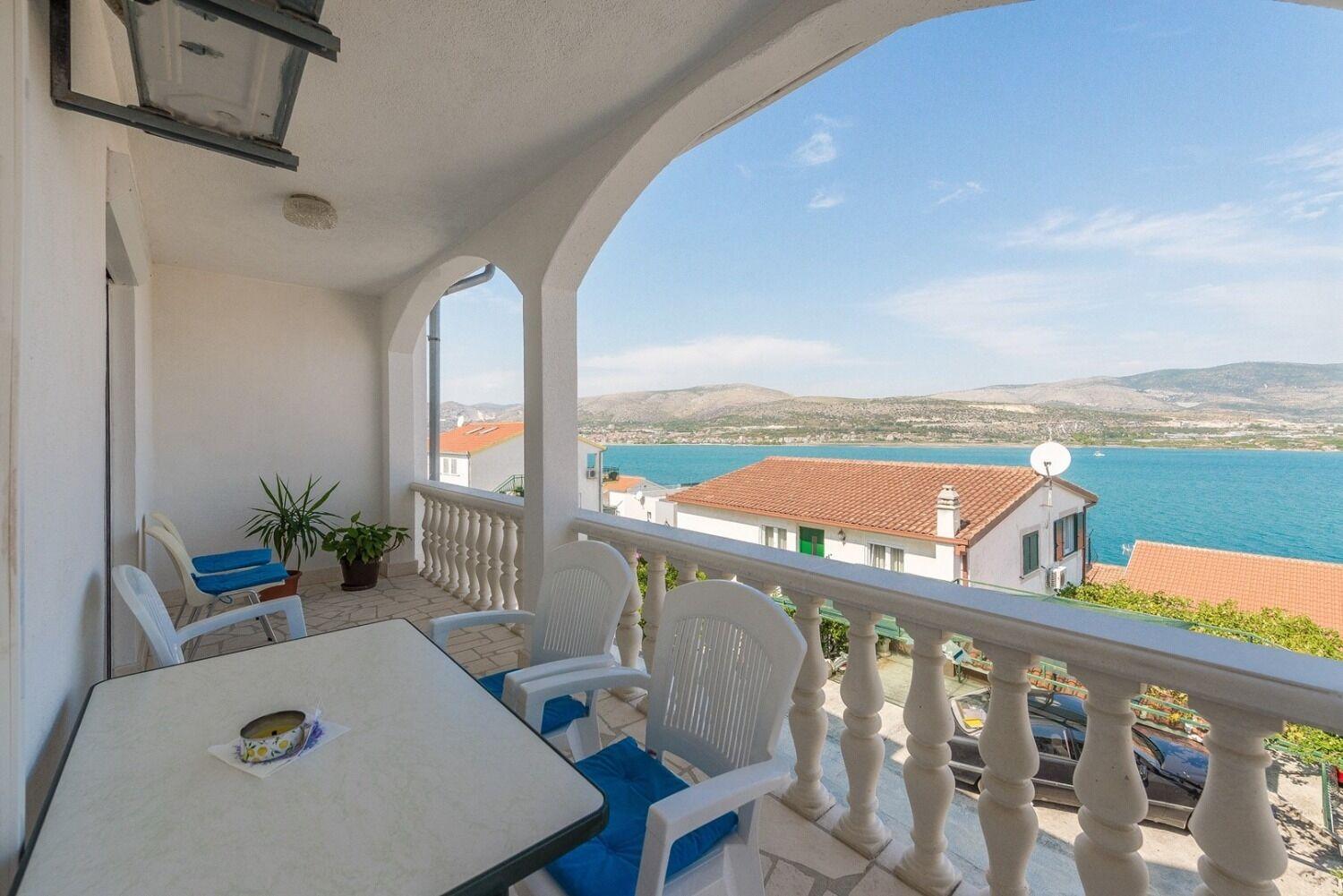 Apartment Bubi Trogir Exterior foto